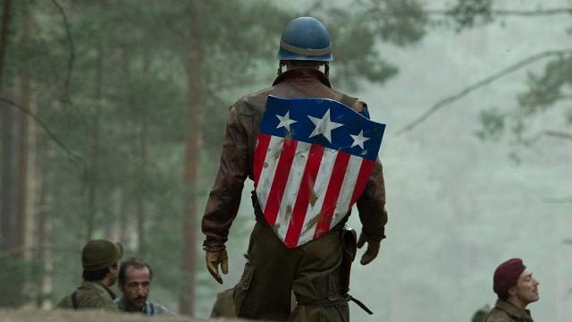 Alguien tendría que haber dicho al equipo de 'Capitán América: el primer vengador' que esta bandera está al revés noticias imagen