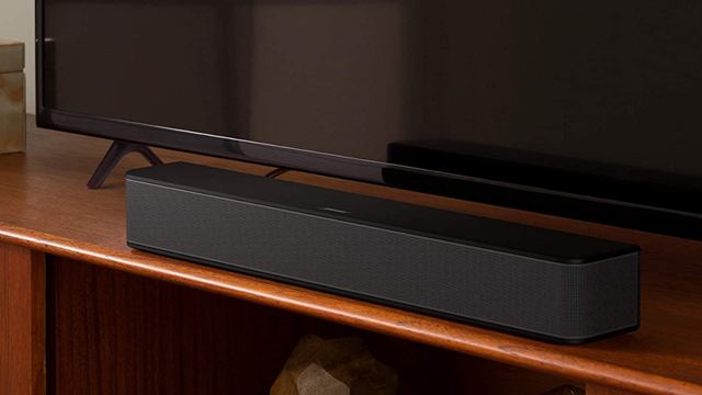 Amazon deja a precio mínimo esta barra de sonido Bose: diseño compacto, diálogos mejorados y con conectividad Bluetooth