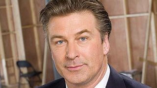 Alec Baldwin se retracta y afirma ahora que 'Rockefeller Plaza' durará "para siempre" noticias imagen