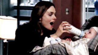 La séptima temporada de 'Bones' podría acortarse por el embarazo de Emily Deschanel noticias imagen