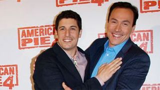 'American Pie: El reencuentro': ¿Adivinas quién le pegó en los hu--os a Chris Klein durante el rodaje? noticias imagen