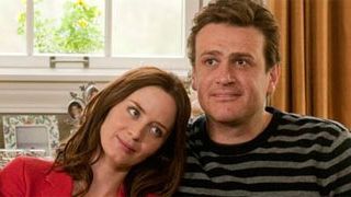 'Eternamente comprometidos': judíos contra católicos en el primer clip con Jason Segel y Emily Blunt noticias imagen