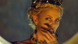 'Blancanieves y la leyenda del cazador': Kristen Stewart y Charlize Theron se enfrentan en el nuevo clip noticias imagen