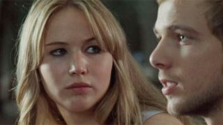 'House at the End of the Street': Jennifer Lawrence, acechada en un nuevo clip de la película