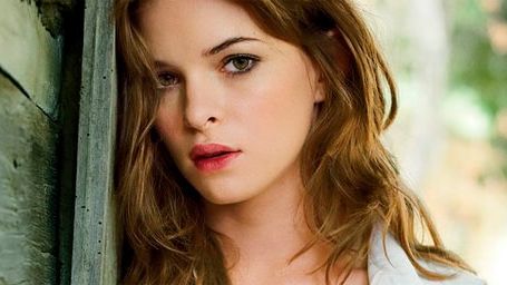 'Cincuenta sombras de Grey': Danielle Panabaker se suma a los rumores y Lucy Hale habla sobre ser Anastasia Steele noticias imagen