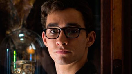 'Cazadores de sombras': Robert Sheehan habla de Simon Lewis