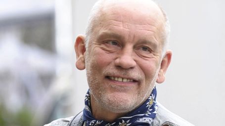 ¡John Malkovich salva a un hombre de morir desangrado! noticias imagen