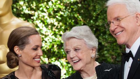 La Academia homenajea a Angelina Jolie, Angela Lansbury y Steve Martin