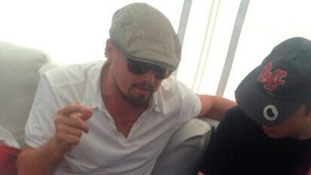 Curioso baile de Leonardo DiCaprio en el festival Coachella noticias imagen