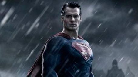 'Batman v Superman: Dawn of Justice': Primera foto oficial de Henry Cavill como Kal-El