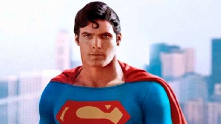 El traje original de Superman de Christopher Reeve sale a subasta