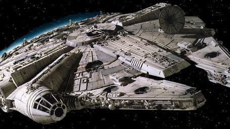 'Star Wars: Episodio VII': nueva imagen del rodaje con el Halcón Milenario