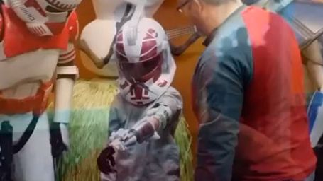 Un niño de 7 años recibe un brazo prostético al estilo de un soldado imperial de 'Star Wars' noticias imagen