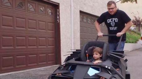 ¡El Batmóvil de Batman, convertido en cochecito de bebé! noticias imagen