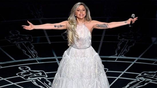 Oscars 2015: Facebook y Twitter señalan la actuación de Lady Gaga como el momento más comentado noticias imagen
