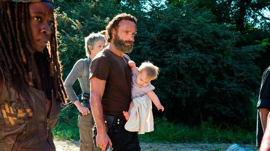‘The Walking Dead’: Reveladas unas escenas eliminadas del capítulo ‘Remember’ (5x12) noticias imagen