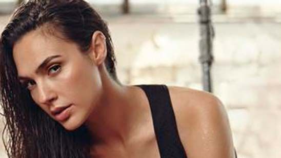 'Batman v Superman: Dawn of Justice': Gal Gadot presume de cuerpo de Wonder Woman en su último reportaje fotográfico noticias imagen