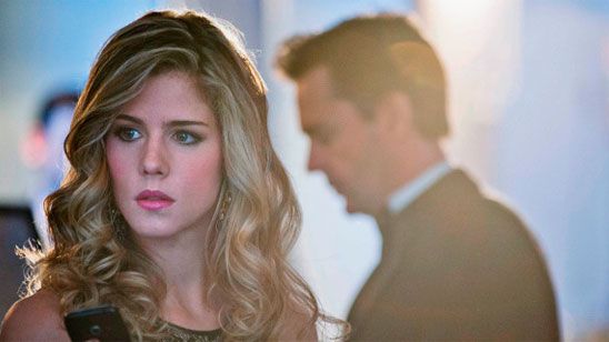 ‘Arrow’: La cuarta temporada introducirá a un nuevo personaje regular que competirá contra Felicity Smoak noticias imagen