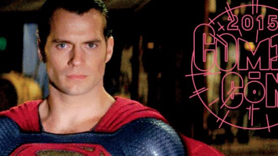 'Batman v Superman: El amanecer de la justicia': Henry Cavill posa con su traje para la Comic-Con noticias imagen