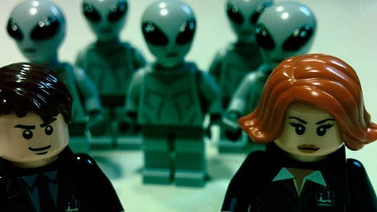 Gillian Anderson apuesta por el set LEGO de 'Expediente X'  noticias imagen