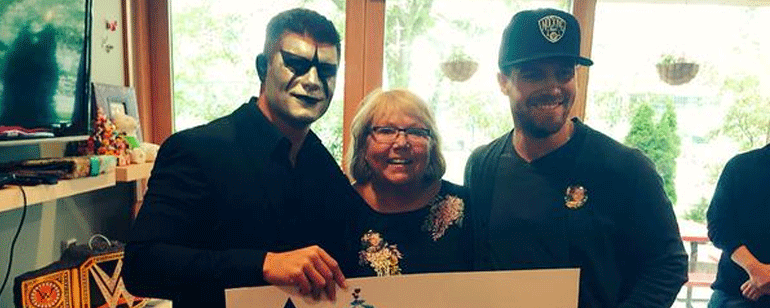 'Arrow': Stephen Amell y Stardust recaudan 297 mil dólares para un hospital de cuidados paliativos de niños enfermos noticias imagen