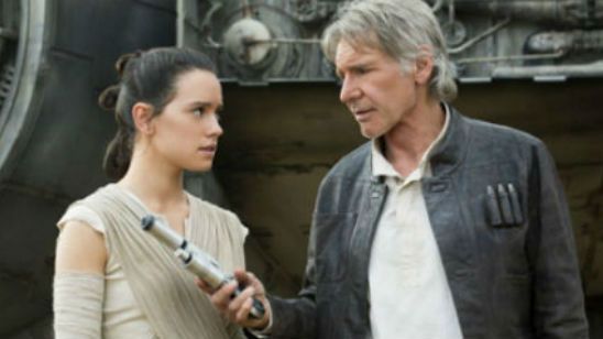 'Star Wars: El despertar de la Fuerza': Kylo Ren y el destrozado casco de Darth Vader en las nuevas imágenes de la película noticias imagen