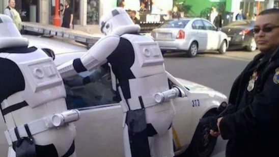 'Star Wars: El despertar de la Fuerza': La policía de Philadelhia dice que los spoilers deberían ser un crimen noticias imagen