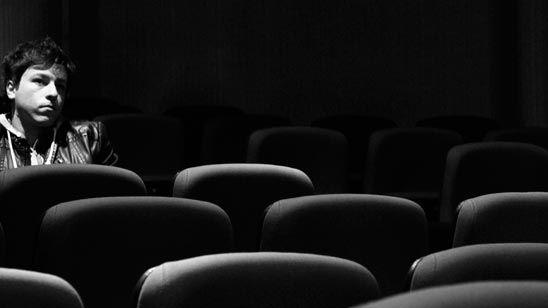 Un estudio asegura que es bueno ir solo al cine noticias imagen