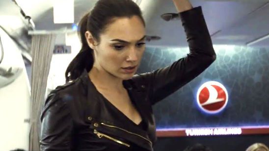 'Batman v Superman: El amanecer de la justicia': Nuevo vistazo a Wonder Woman en el último tráiler de la película  noticias imagen