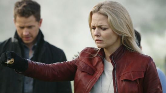 'Once Upon A Time': Peter Pan y la madre de Regina vuelven en las primeras imágenes del episodio 100