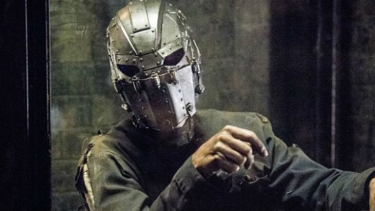'The Flash': El showrunner habla sobre la identidad del Hombre de la Máscara de Hierro  noticias imagen