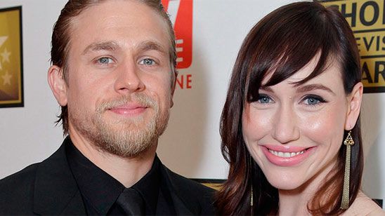 Charlie Hunnam pide a sus fans que dejen de insultar a su novia noticias imagen