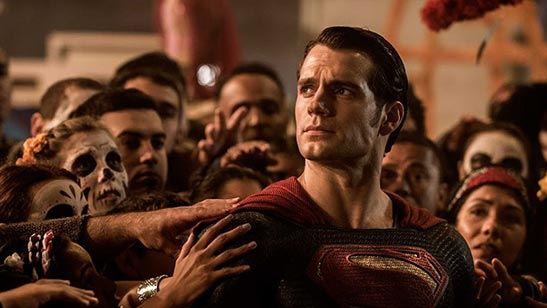 'Batman v Superman': La película de Zack Snyder lidera la taquilla española en su fin de semana de estreno