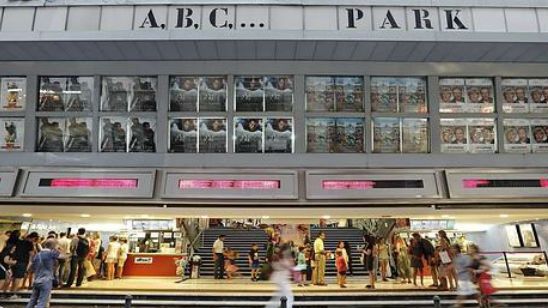 Encontrada muerta una mujer en los cines ABC Park de Valencia  noticias imagen