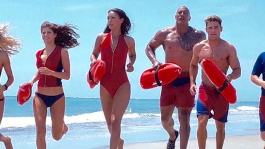 'Los vigilantes de la playa': Zac Efron se ríe de su caída durante el rodaje
