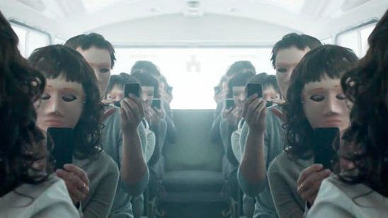 'Black Mirror': Dan Trachtenberg ('Calle Cloverfield 10') y Kelly Macdonald se unen a la serie noticias imagen