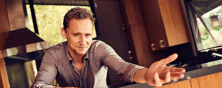 Tom Hiddleston saca su lado fiestero en la Gala MET marcándose un baile con Taylor Swift noticias imagen