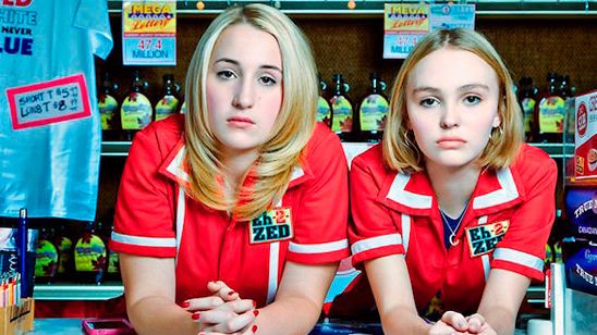 Estrafalario primer tráiler de 'Yoga Hosers', la nueva película de Kevin Smith noticias imagen