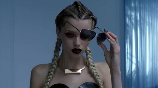 'The Neon Demon': Nuevo tráiler con Elle Fanning en la película sobre modelos noticias imagen