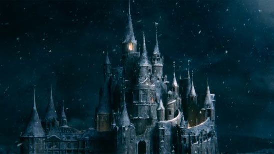 'La Bella y la Bestia': Lumière y Ding Dong dan la bienvenida a Emma Watson en el primer teaser tráiler en español noticias imagen