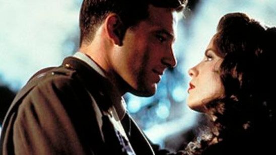 Michael Bay rompe su silencio sobre la polémica del físico de Kate Beckinsale en 'Pearl Harbor' noticias imagen