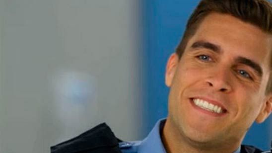 'Arrow' ficha a Josh Segarra como Vigilante en la quinta temporada noticias imagen