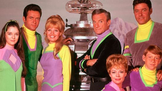 Netflix producirá un remake de la serie de culto 'Perdidos en el espacio'  noticias imagen