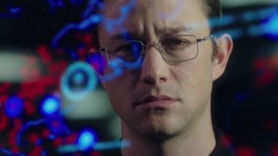'Snowden': Primer póster y tráiler en español de la nueva película de Oliver Stone noticias imagen