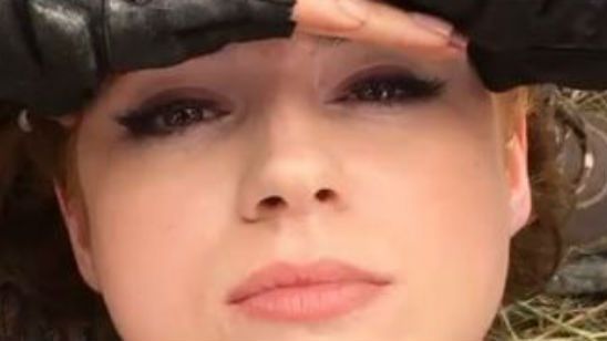 'Jumanji': Karen Gillan demuestra lo difícil que es ser actriz en las nuevas imágenes del rodaje noticias imagen