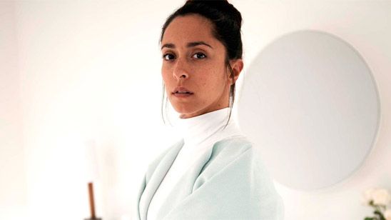 'Black Mirror': El devastador final que no incluyeron en 'Blanca Navidad' y otros secretos revelados por Charlie Brooker noticias imagen