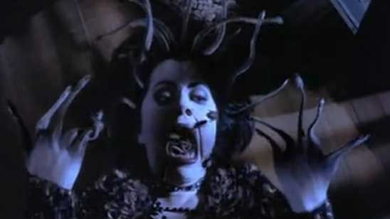 'Jóvenes y Brujas': Así fue el rodaje con el set plagado de bichos noticias imagen