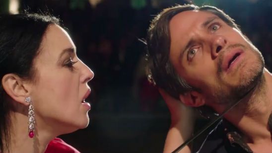 'Mozart In The Jungle': Monica Bellucci le corta la coleta a Gael García Bernal en el tráiler de la tercera temporada noticias imagen