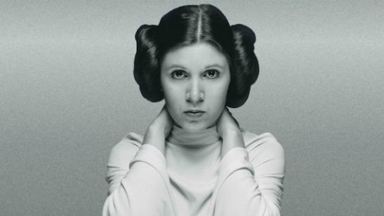 Fans de 'Star Wars' rinden homenaje a Carrie Fisher con un alzamiento de sables láser