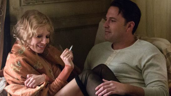 'Vivir de noche': Sienna Miller asegura que las escenas de sexo con Ben Affleck le hicieron llorar noticias imagen